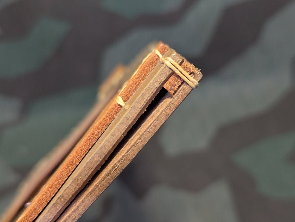 Reproduction Tan Preßstoff Straight Shovel Carrier — image 5