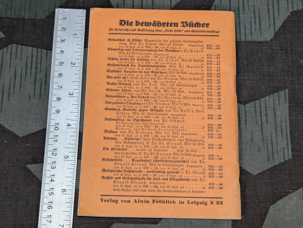 Wie Pflege Ich Kranke? First Aid Book 1940 3./Kr.Trsp.Abt. 572 — image 2