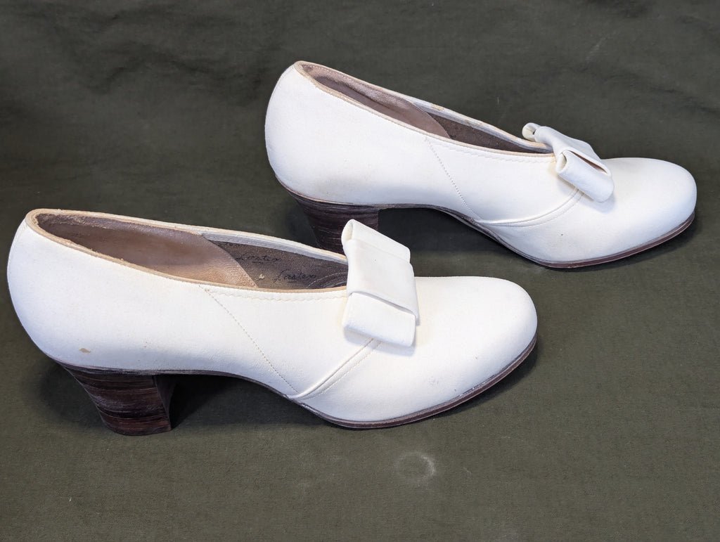 White Marine Corps Bow Pump Shoes in Box — image 10