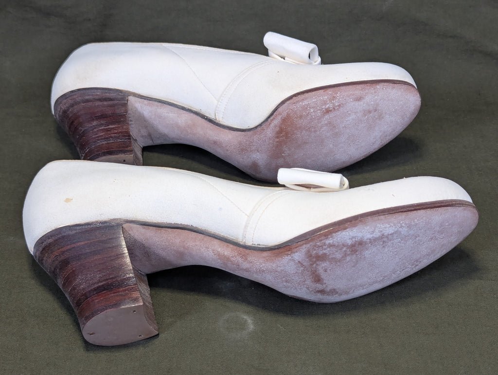 White Marine Corps Bow Pump Shoes in Box — image 13
