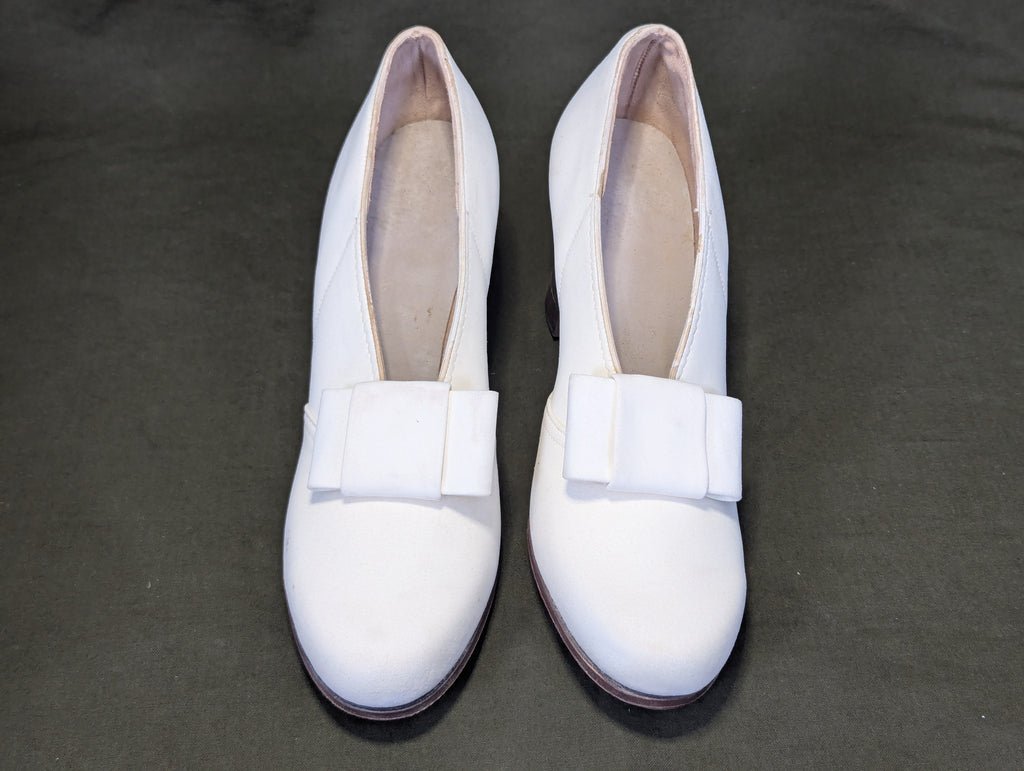 White Marine Corps Bow Pump Shoes in Box — image 3