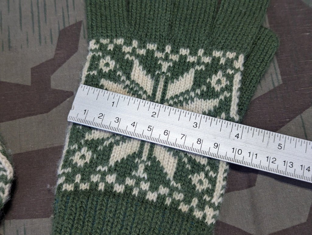 Green Snowflake Gloves Large — image 4
