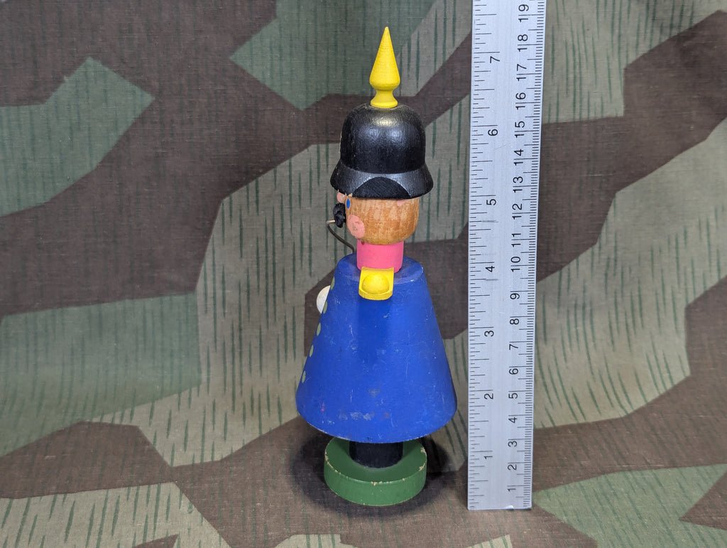 Räuchermann Policeman 'Schutzmann' — image 2