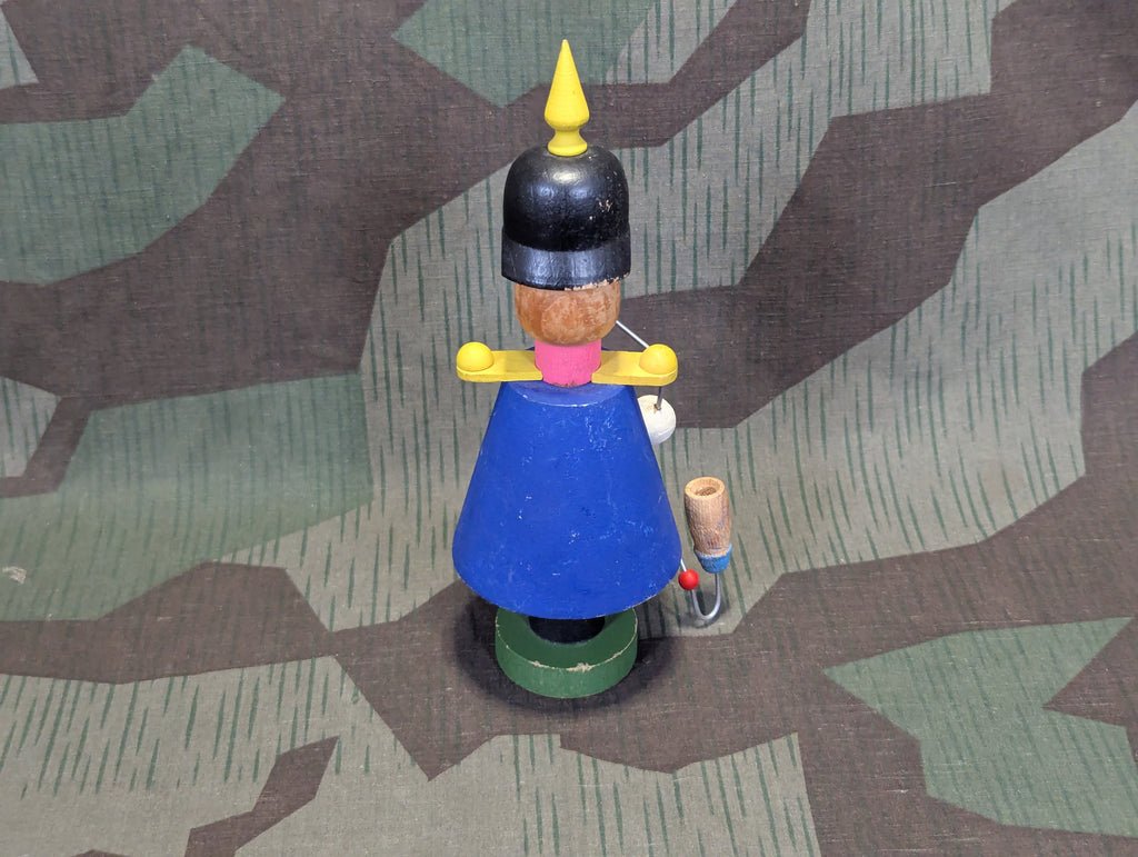 Räuchermann Policeman 'Schutzmann' — image 3