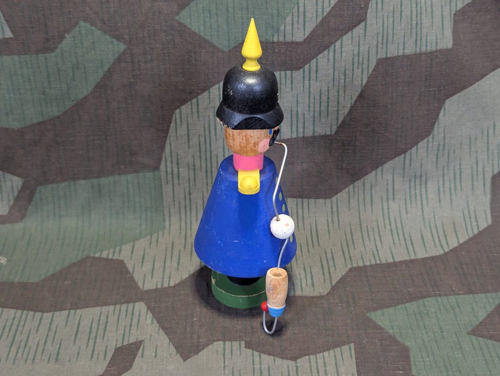 Räuchermann Policeman 'Schutzmann' — image 4