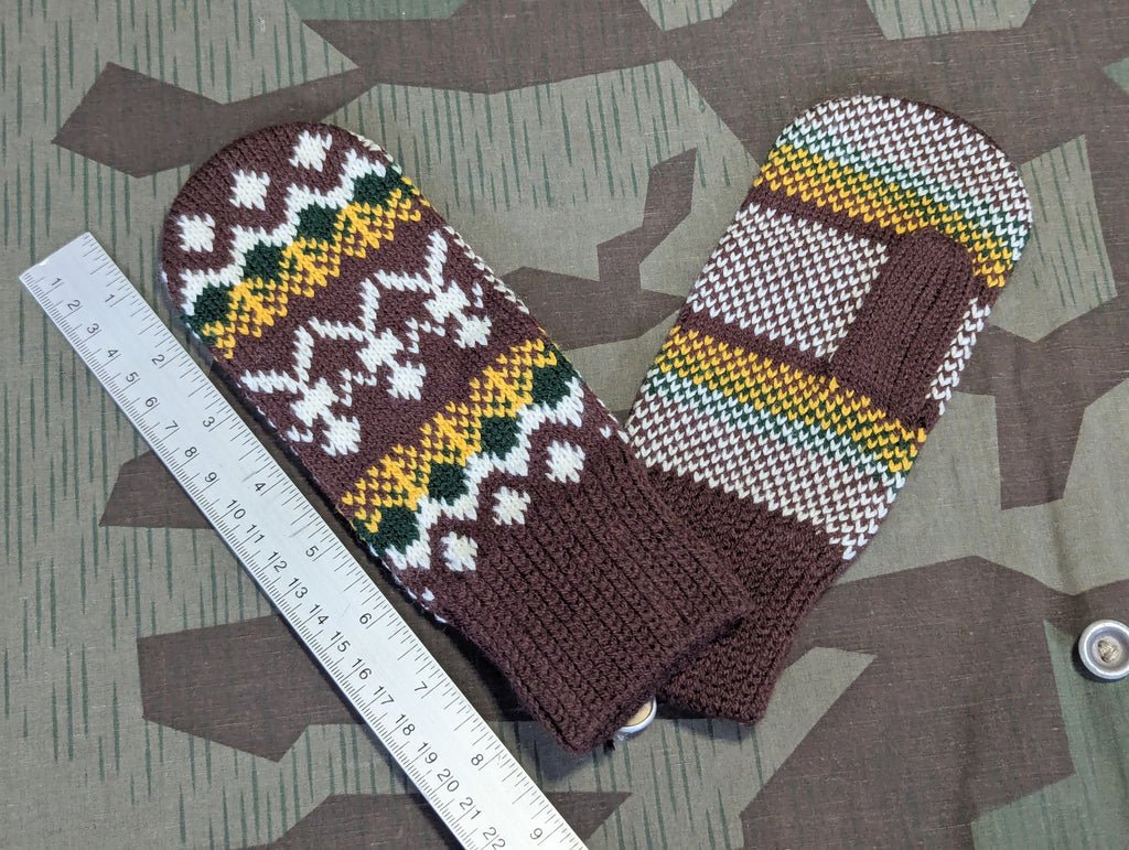 German Brown Patterned Mittens (Small) — image 3