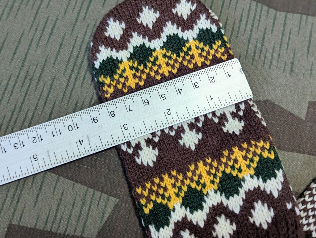German Brown Patterned Mittens (Small) — image 4