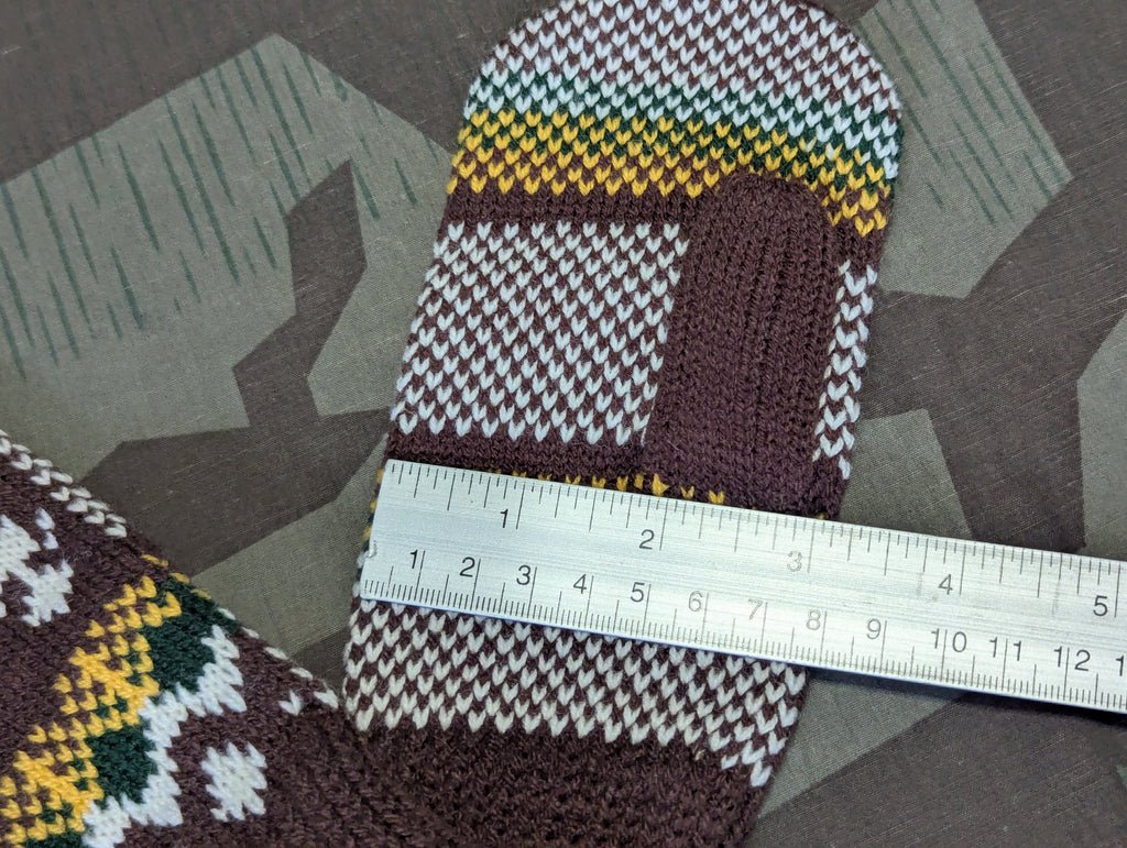 German Brown Patterned Mittens (Small) — image 5