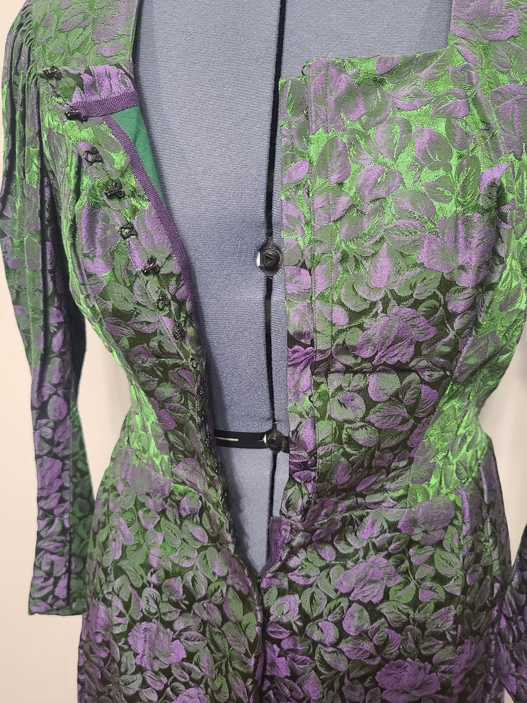 Green and Purple Dirndl(B-40' W-34' H-50') — image 13