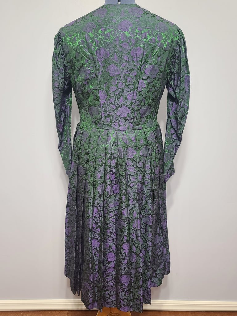 Green and Purple Dirndl(B-40' W-34' H-50') — image 4