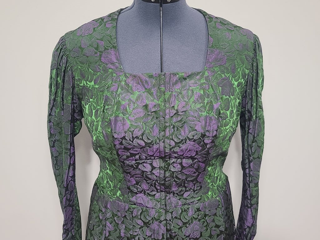 Green and Purple Dirndl(B-40' W-34' H-50') — image 6