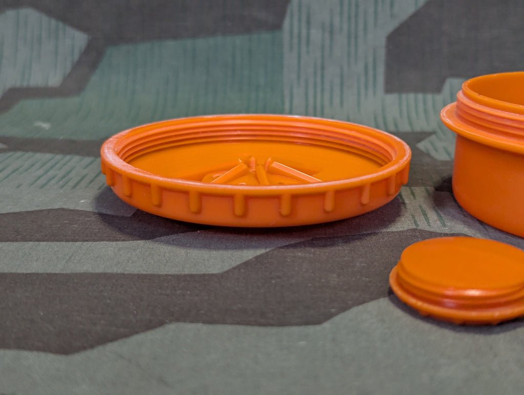 Original Orange Salt Shaker Dish Salzstreuer — image 10