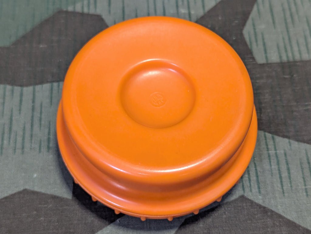 Original Orange Salt Shaker Dish Salzstreuer — image 3