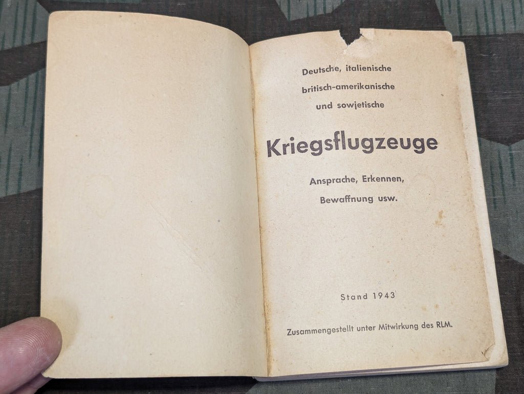 1943 Kriegsflugzeuge Aircraft Identification Book — image 3
