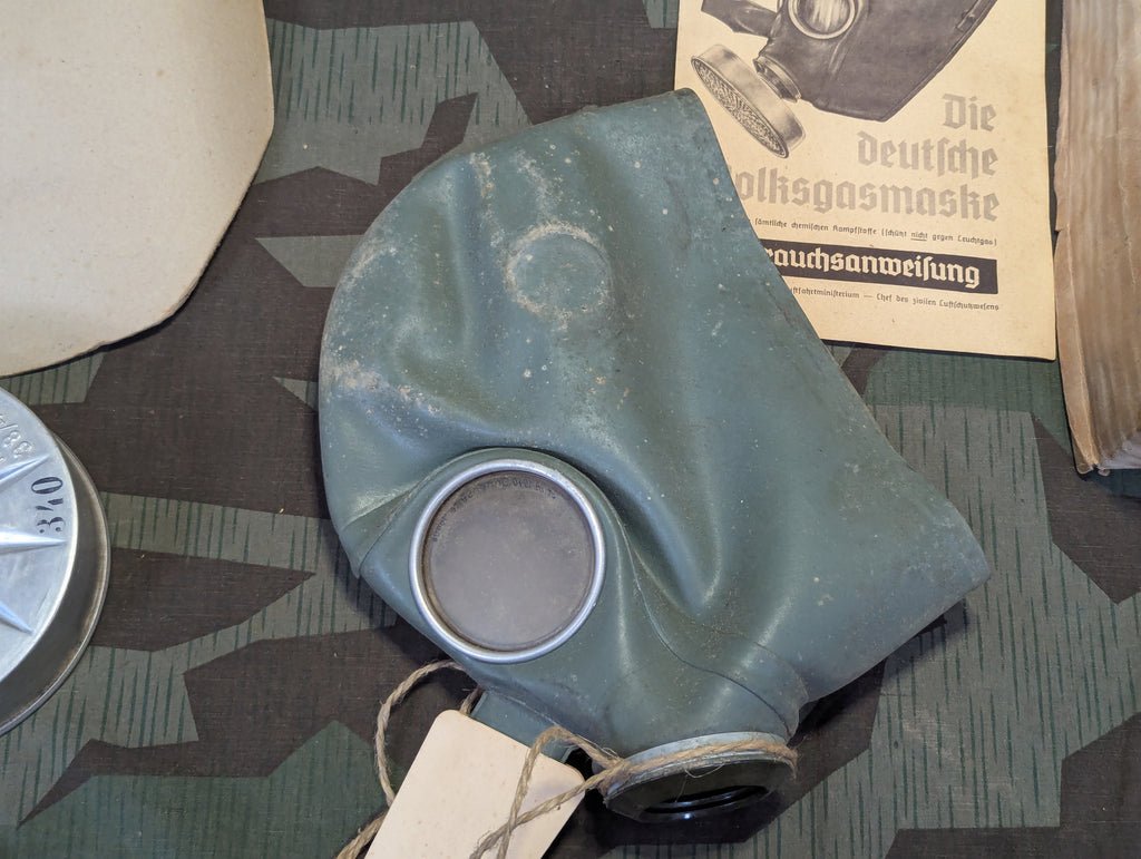 VM37 Volksgasmaske Luftschutz Gas Mask w/ Box — image 12