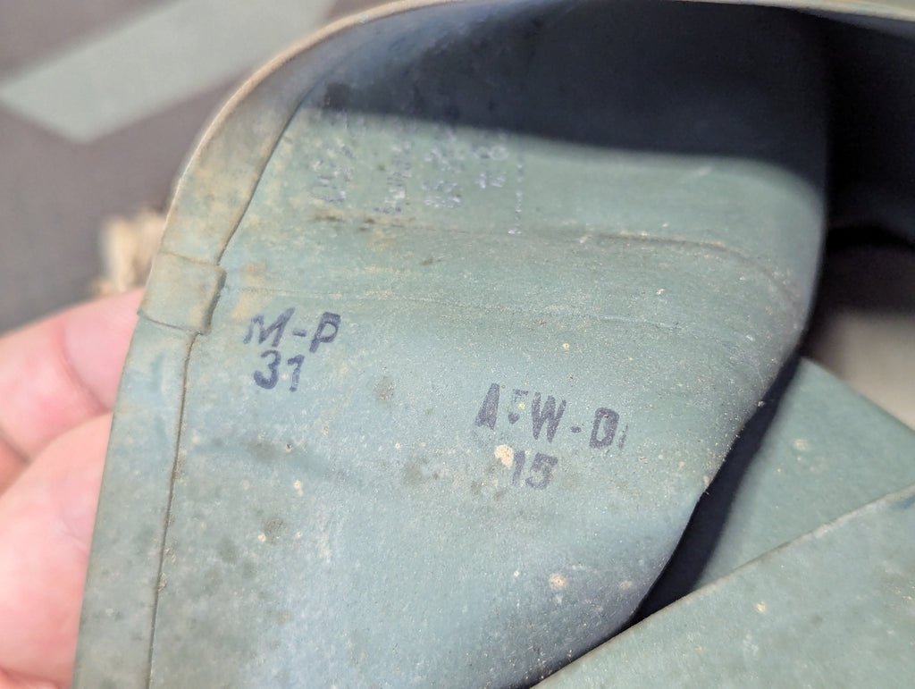 VM37 Volksgasmaske Luftschutz Gas Mask w/ Box — image 15