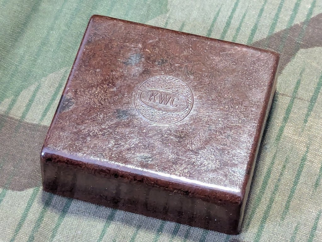 Nice Hygiene Kit Bakelite Components — image 6