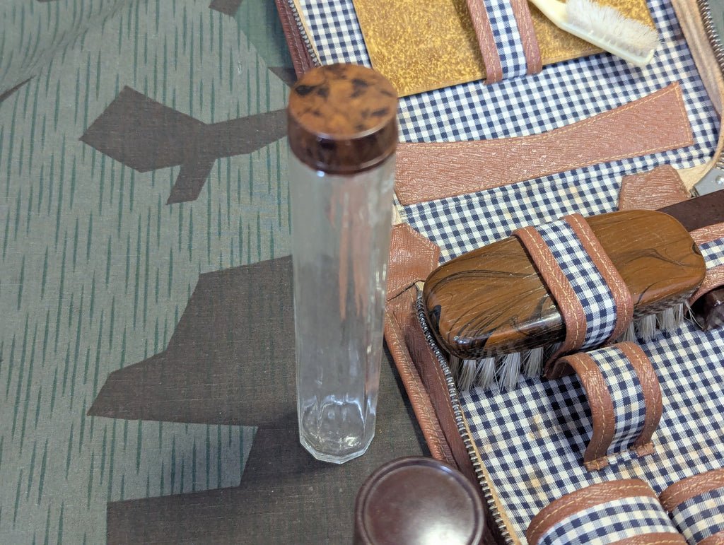 Nice Hygiene Kit Bakelite Components — image 9