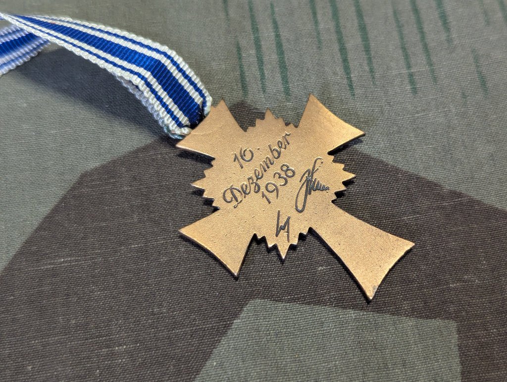 Mother's Cross in Bronze with Original Ribbon — image 3