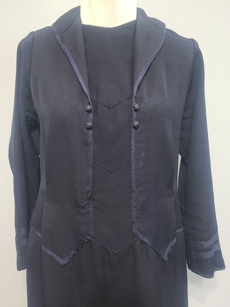 German 1920s Flapper Dress(B-40' W-37'H-42') — image 5