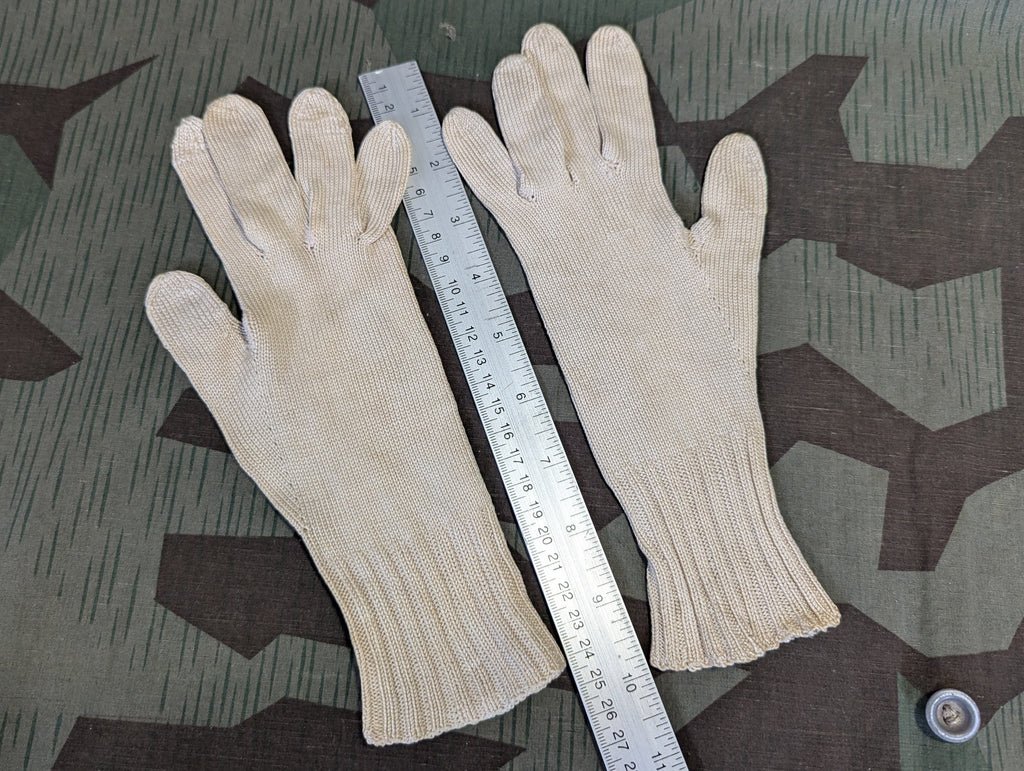 Small German White Knit Gloves — image 2