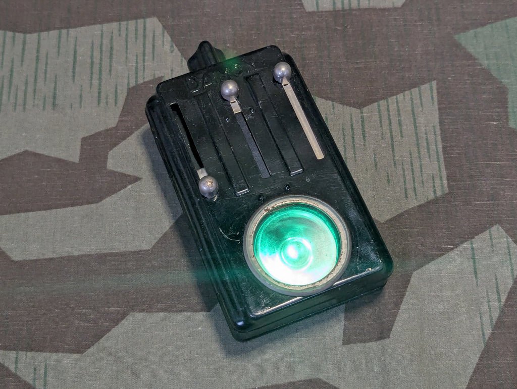 Daimon Wehrmacht Flashlight Wire Button Loop — image 5