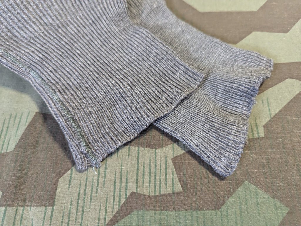 Original German Knee Warmers Gray Knit — image 3