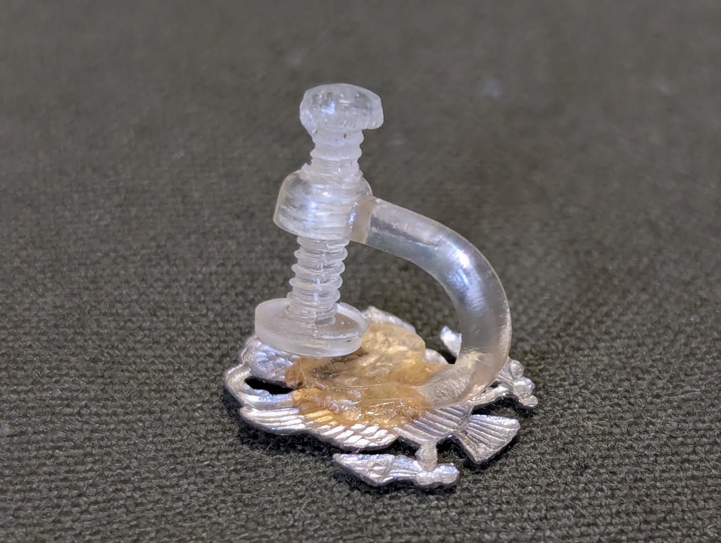 US Army Eagle Screw Back Earrings on Card — image 6