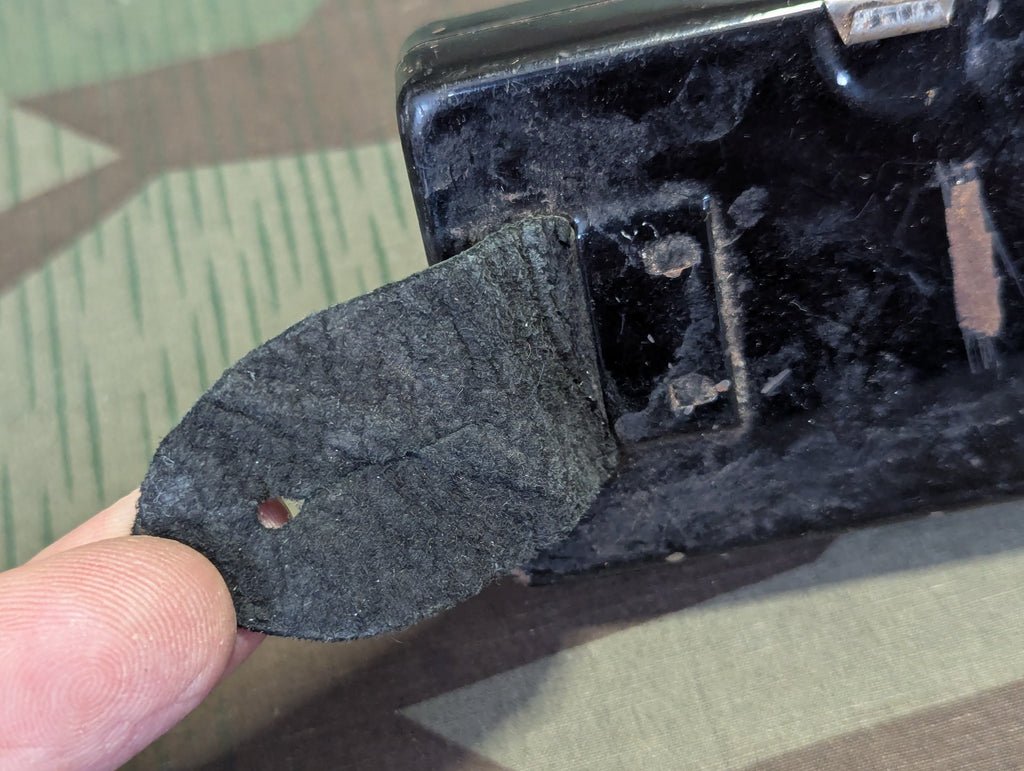 German Flip Cover 2 Color Flashlight — image 3