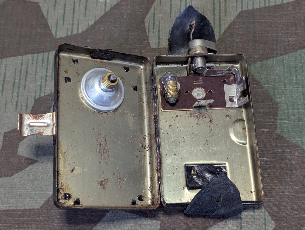 German Flip Cover 2 Color Flashlight — image 8