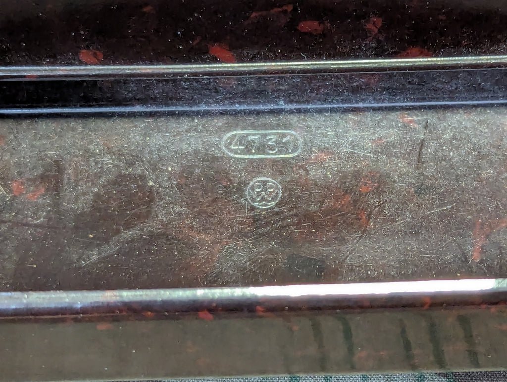 Lotzbeck Bakelite Snuff Powder Box — image 6