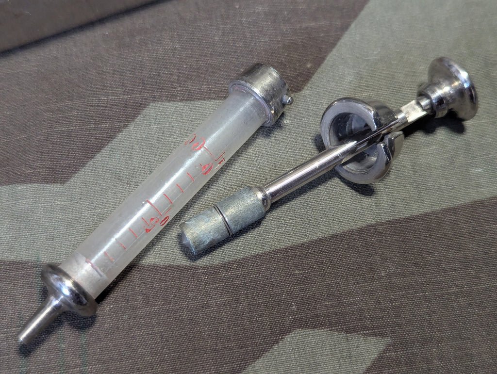 Record Syringe In Tin — image 5