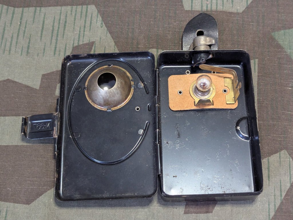 Pertrix No. 667 Flashlight — image 4