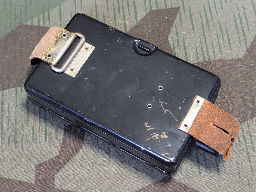 Daimon Wehrmacht Flashlight Damaged Leather Button Loop — image 2