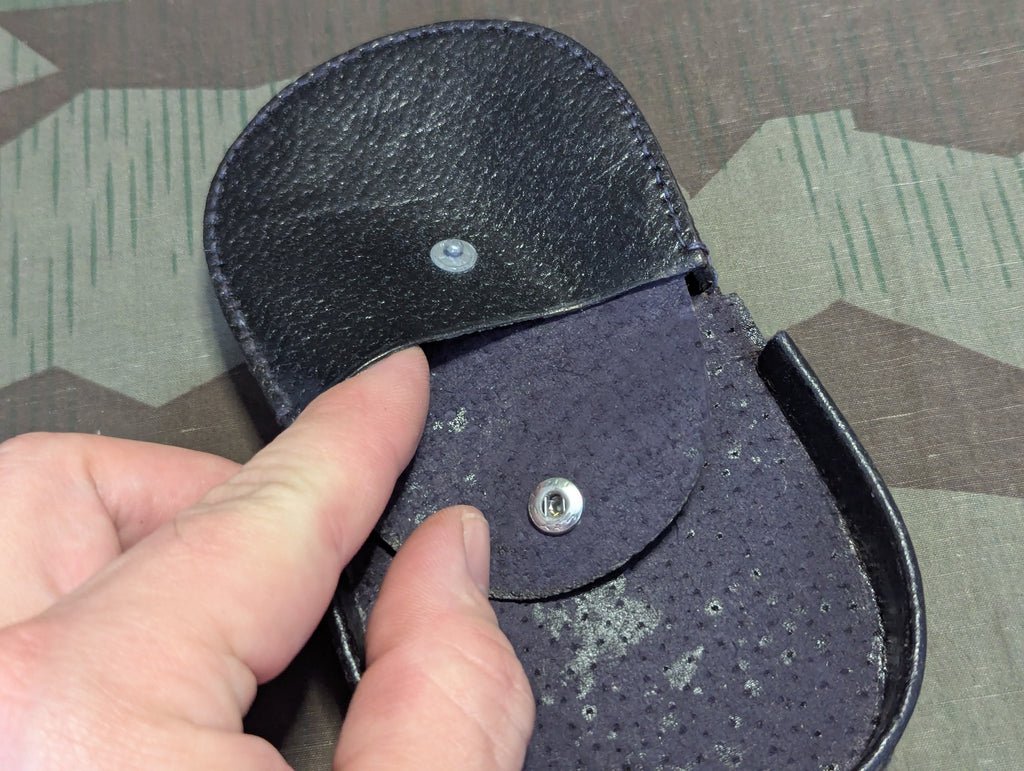 Original Deadstock Leather Wallet Horseshoe Form Black — image 4