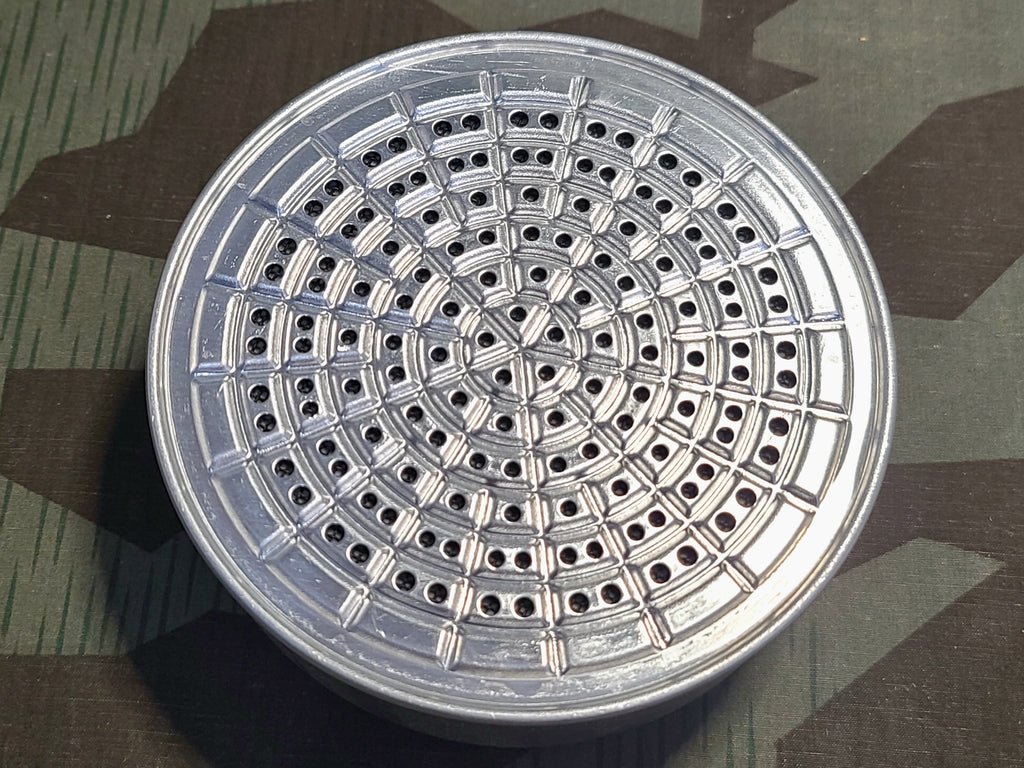 VM40 Volksgasmaske Luftschutz Female Gas Mask in Box — image 11