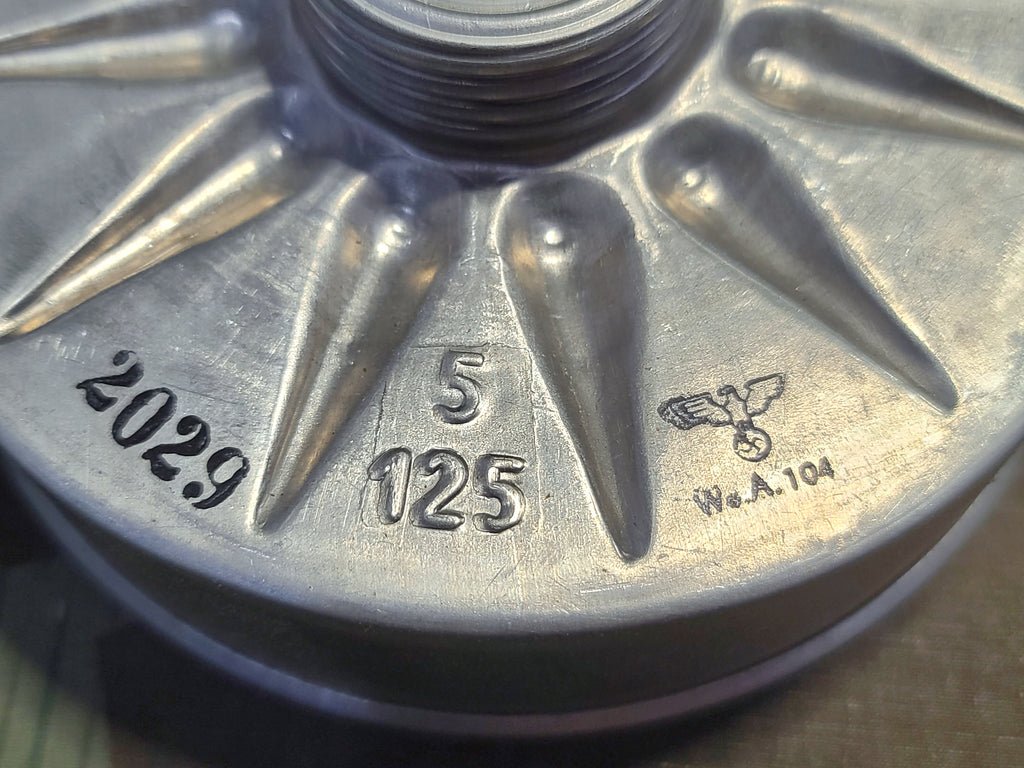 VM40 Volksgasmaske Luftschutz Female Gas Mask in Box — image 6