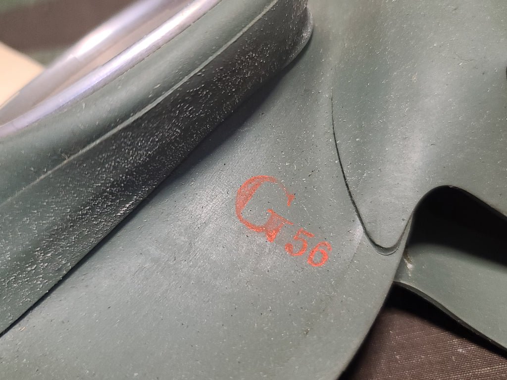 VM40 Volksgasmaske Luftschutz Female Gas Mask in Box — image 8