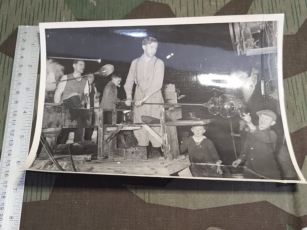 Large Lot of Glass Making Photos (Lot of 20) — image 8