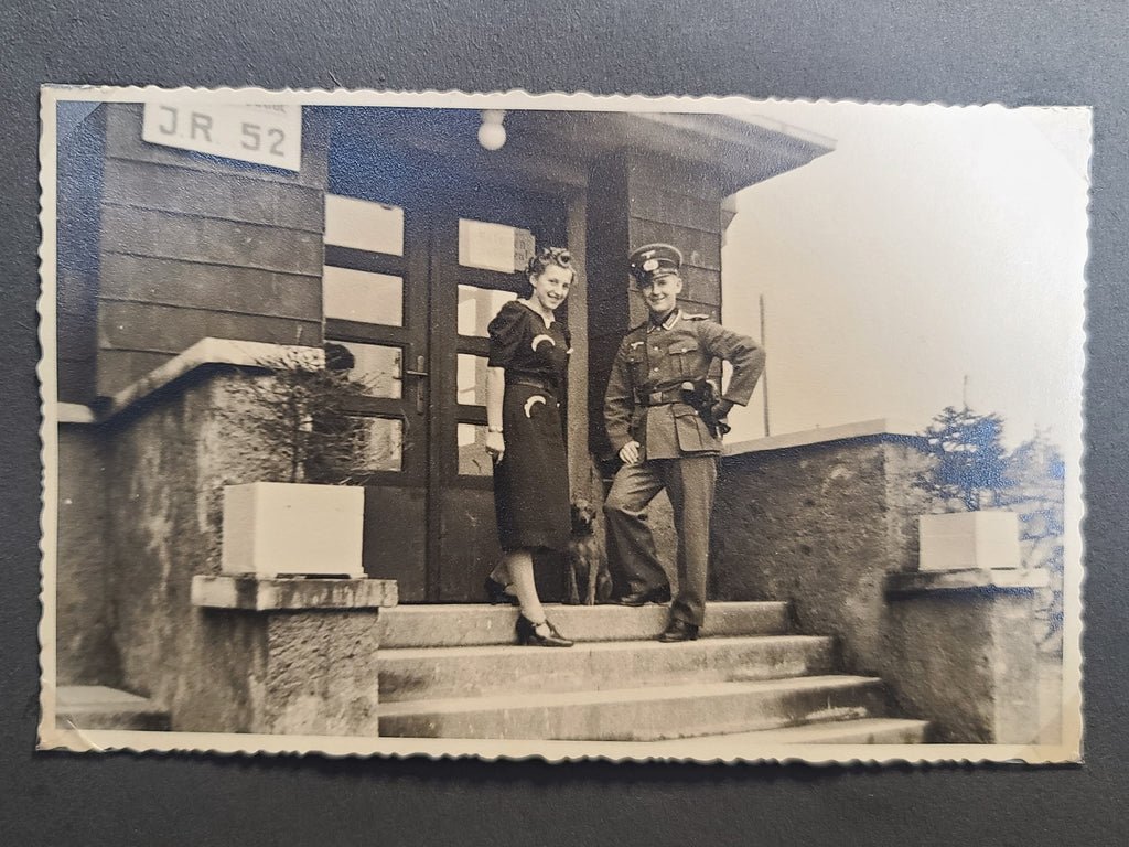 German Photo Album - Vacations and Soldiers at Home IR52 (50 Photos) — image 4