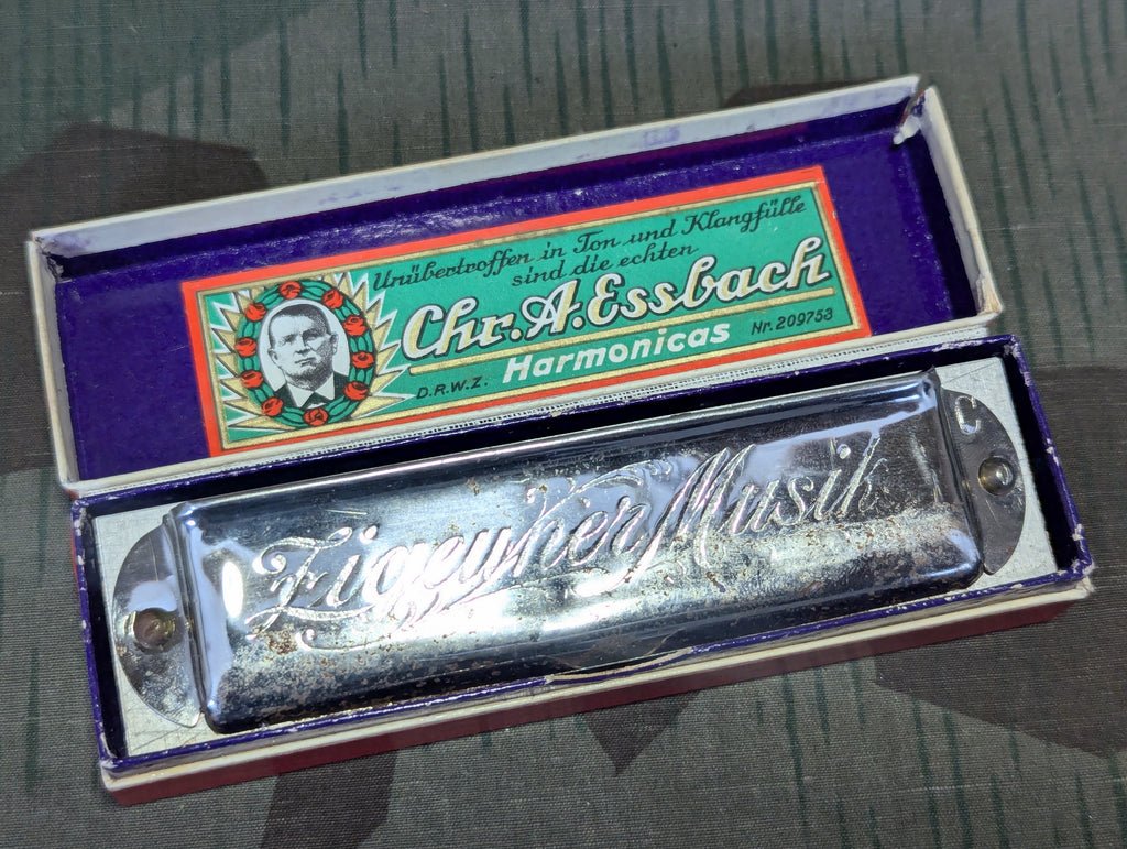 Zigeuner Musik Harmonika In a Nice Not Matching Box — image 5