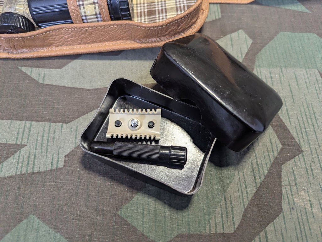 Hygiene Kit Bakelite Pieces — image 4