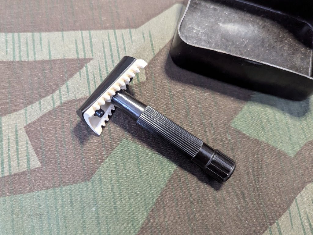 Hygiene Kit Bakelite Pieces — image 5