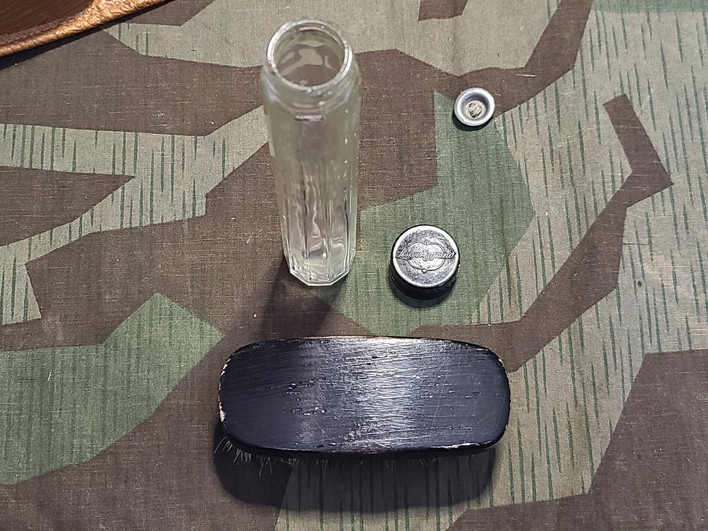 Hygiene Kit Bakelite Pieces — image 9