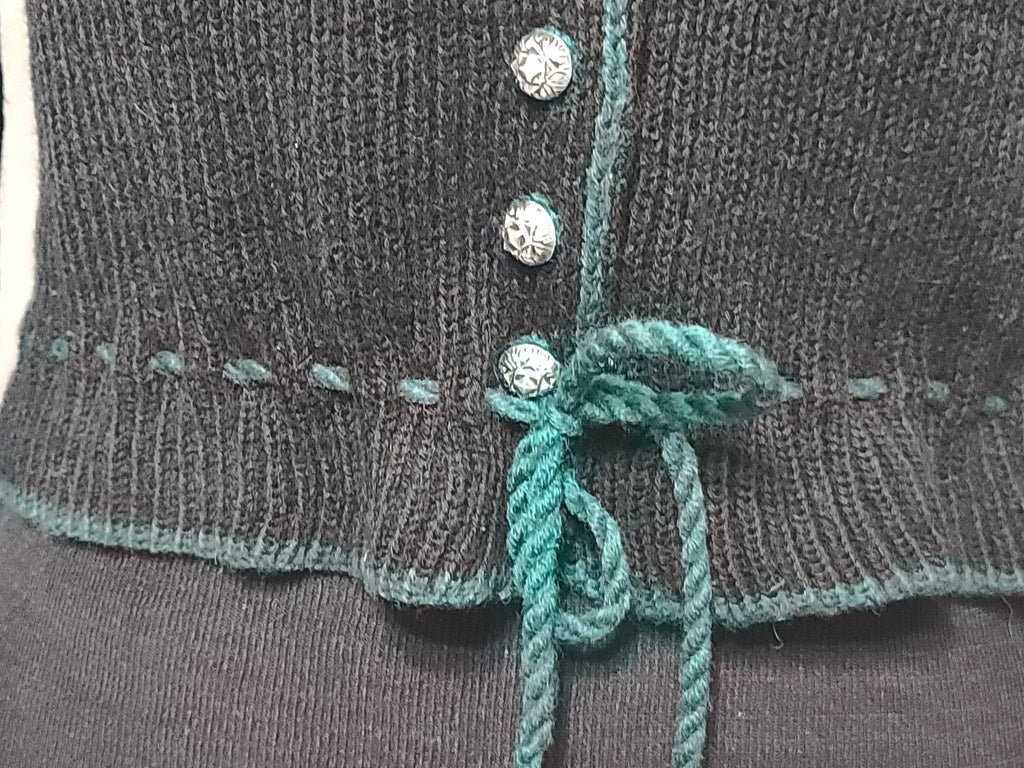 German Traditional Knit Cardigan Sweater (BDM) (Medium/Large) — image 6