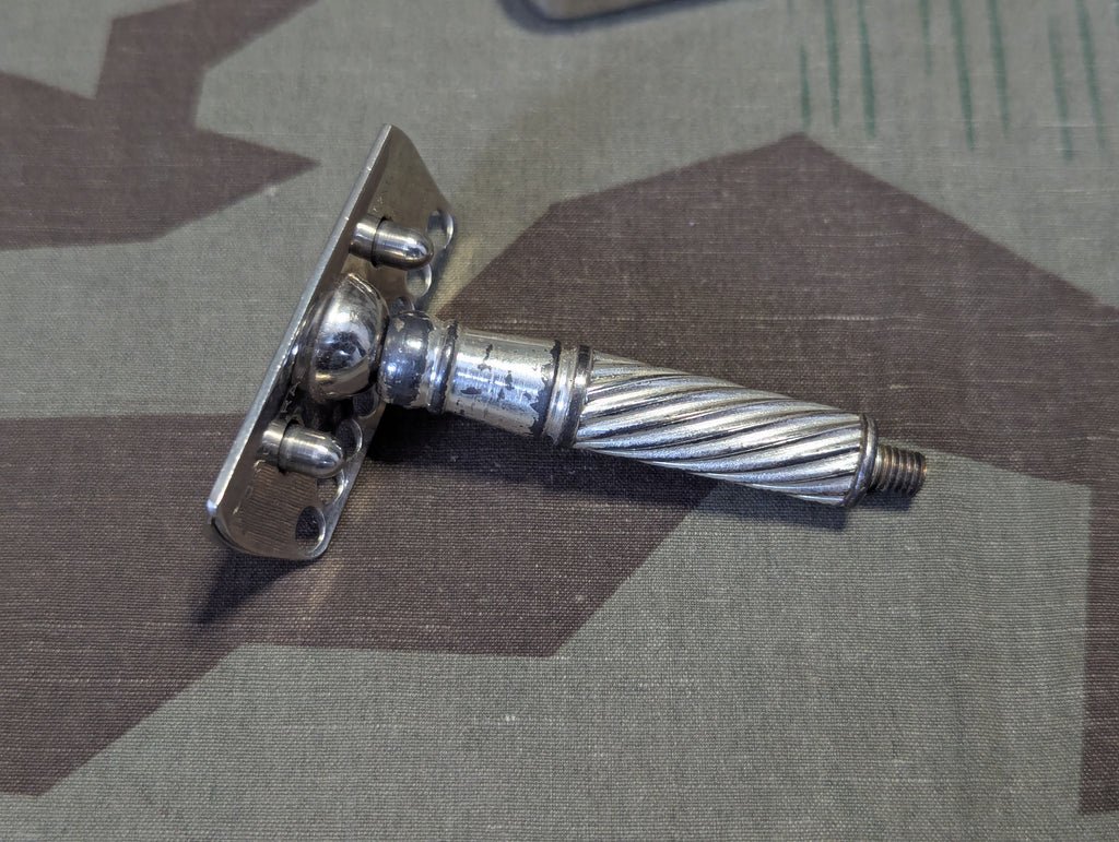 Very Unusual German Safety Razor in Case Incomplete — image 2