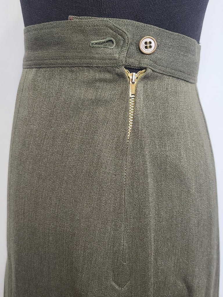 Women's Marine Corps Uniform Jacket and Skirt Named(B-35' W-25' H-34') — image 17