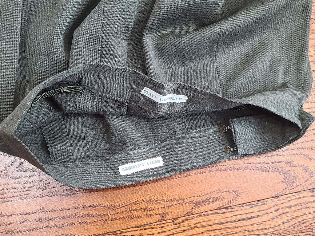 Women's Marine Corps Uniform Jacket and Skirt Named(B-35' W-25' H-34') — image 26