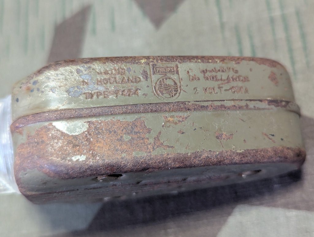 Phillips of Holland Army Pump Flashlight Working but Dim — image 4