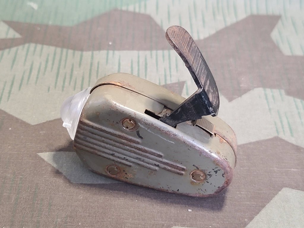 Phillips of Holland Army Pump Flashlight Working but Dim — image 7